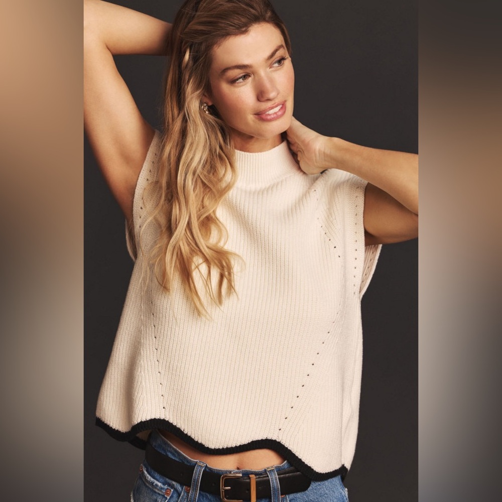Vici Cream Knit Scallop Hem Top
